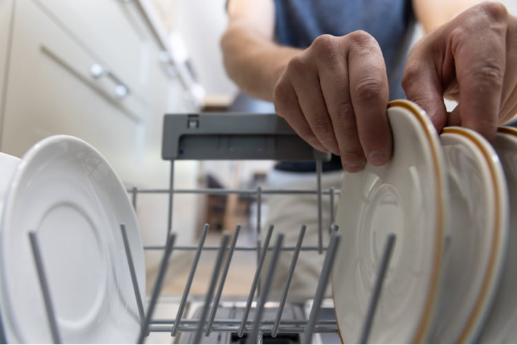 5 вариантов освежителя для посудомойки - от покупных до самодельных